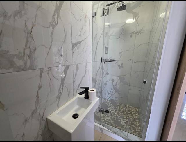 2 BEDROOM TOWNHOUSE FOR SALE IN SUNNINGHILL